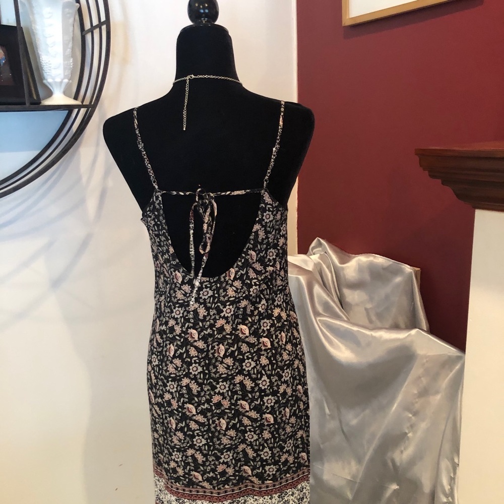 Forever21 Contemporary Dress - Picture 3 of 3